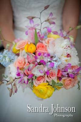 Best Lakeside wedding at Paradise Cove in Orlando, Florida - Wedding photographer - Sandra Johnson (SJFoto.com)
